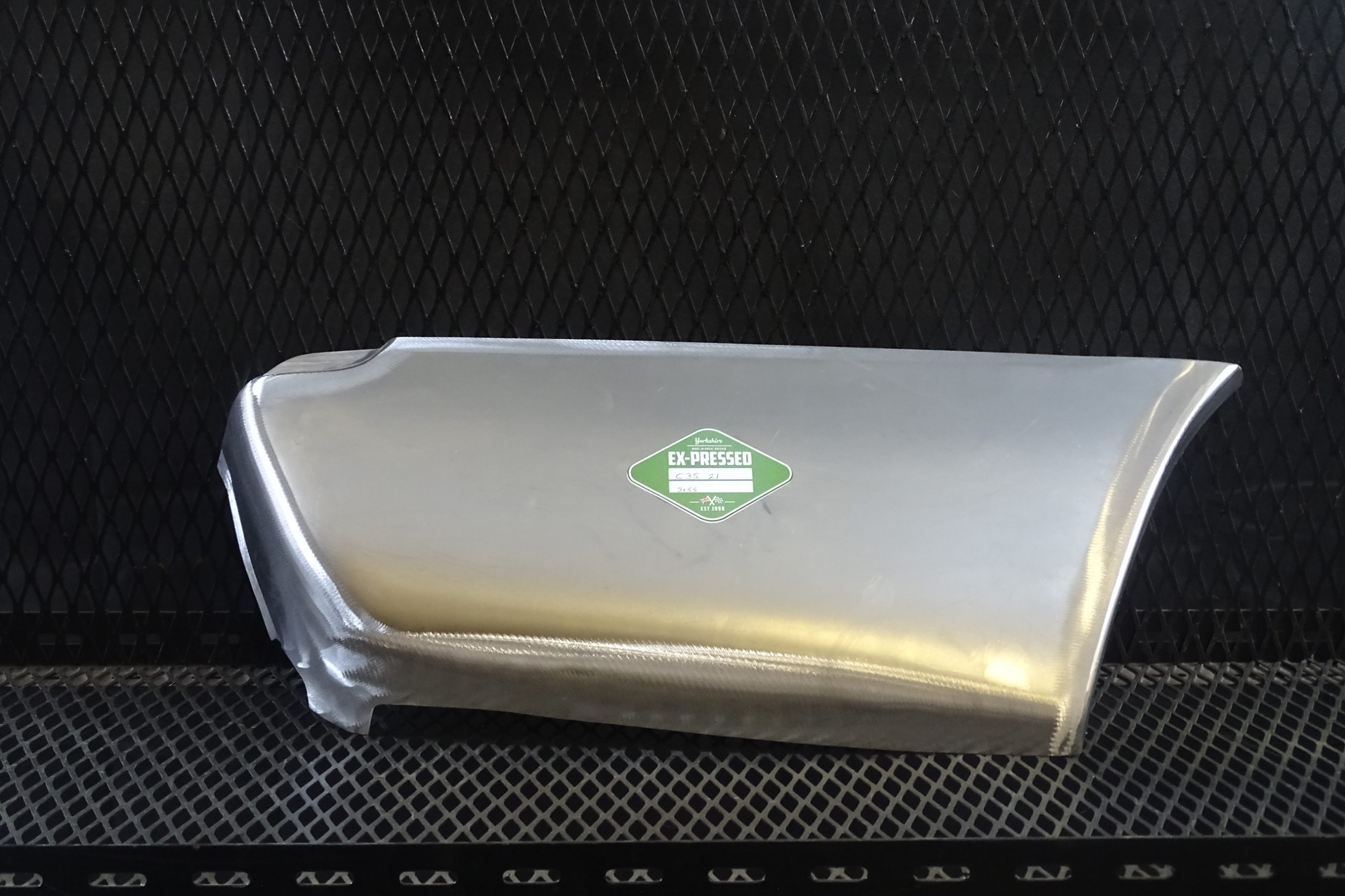 R/H REAR LOWER CORNER