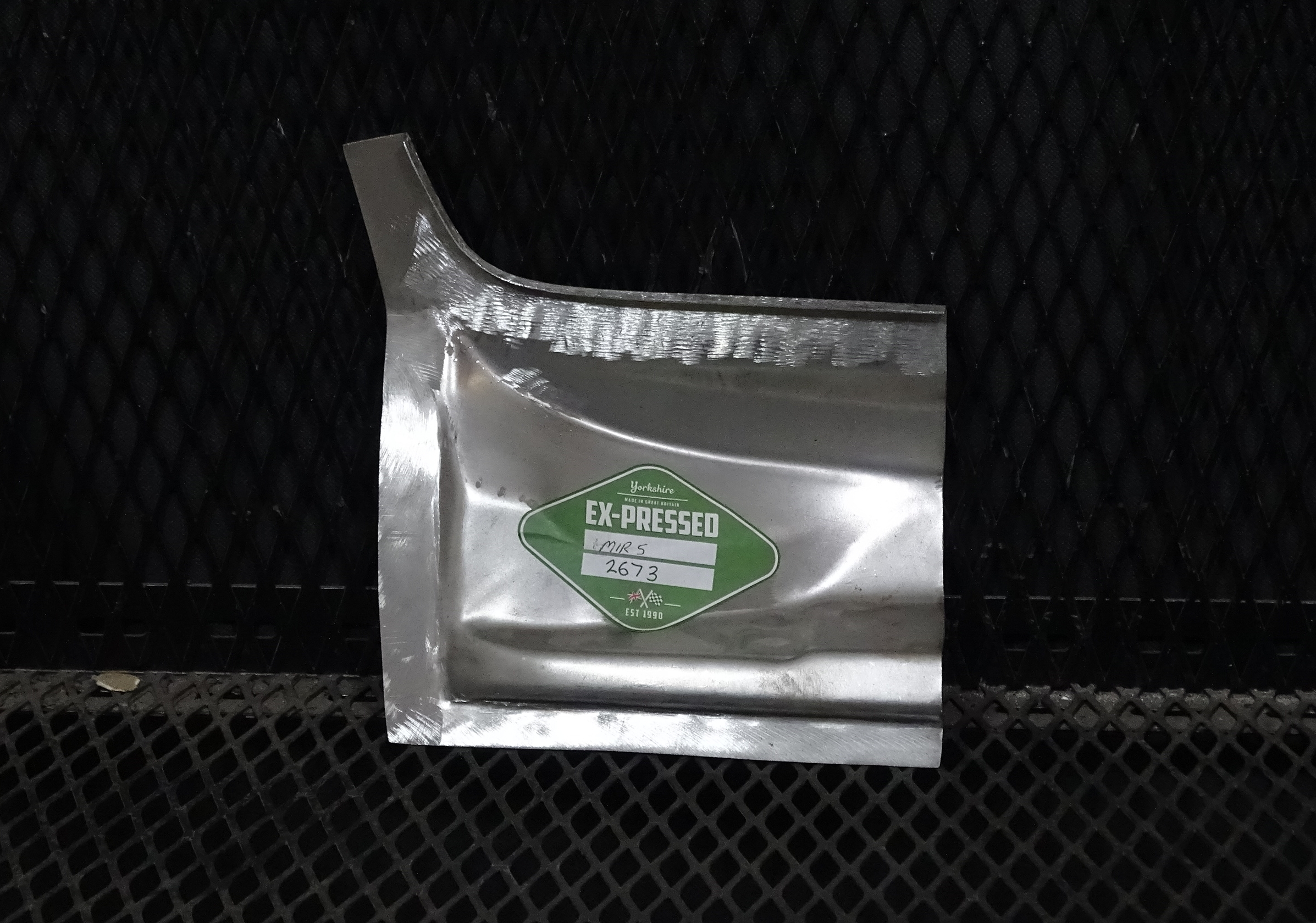 R/H INNER REAR SCUTTLE END