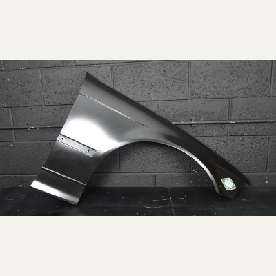 R/H FRONT WING (4 DOOR)